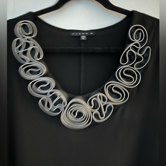 Black dress with zipper floral design in front size XL - Picture 3 of 6